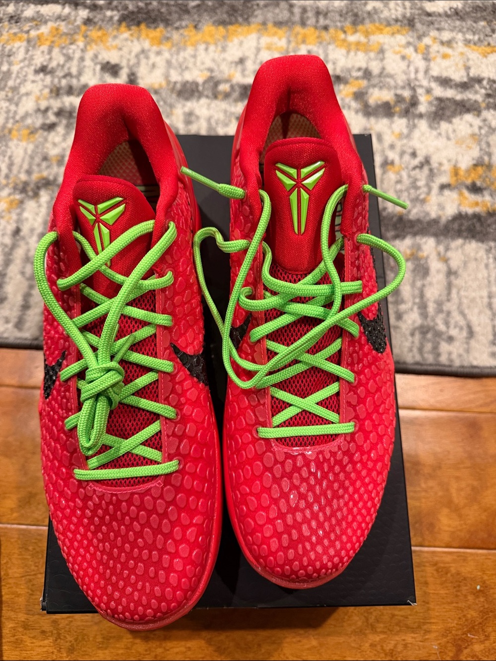 Kobe Reverse Grinch - Picture 3 of 5